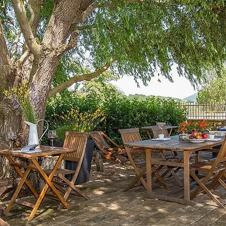 In Sleeps 4 Includes Swimming Pool *