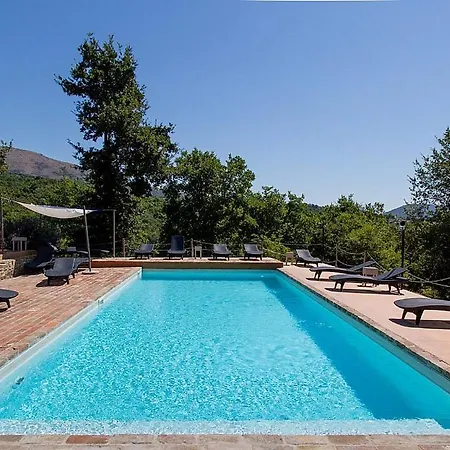 In Sleeps 4 Includes Swimming Pool Διαμέρισμα