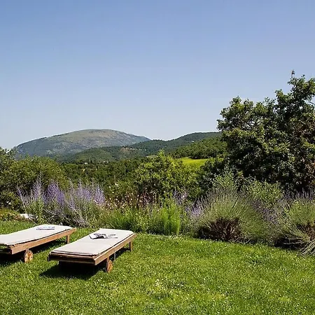 In Sleeps 4 Includes Swimming Pool Διαμέρισμα