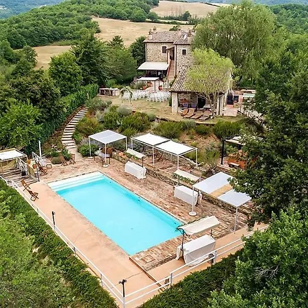 In Sleeps 4 Includes Swimming Pool Διαμέρισμα